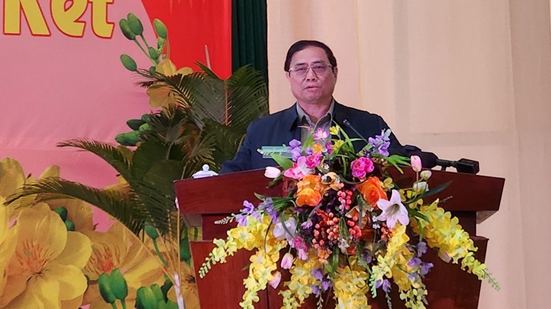 越南政府总理范明正在活动上发表讲话。