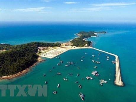 姑苏是广宁省东北部的边境岛县，总面积46.2平方公里，约有50座大小不同的岛屿，姑苏在国防、安全方面具有特别重要的位置。