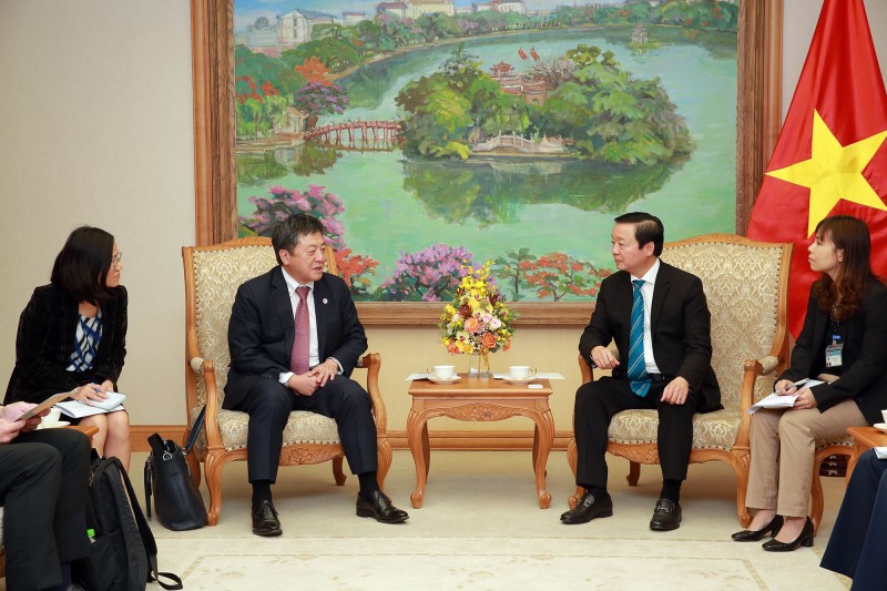 越南政府副总理陈红河会见日本国际协力机构驻越首席代表清水彰。