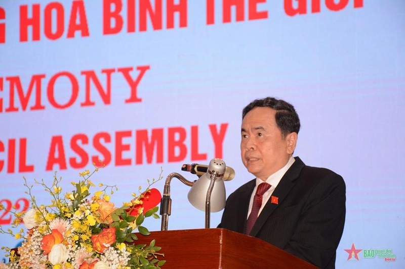 国会常务副主席陈青敏在开幕式上发言。（图片来源：人民军队报）