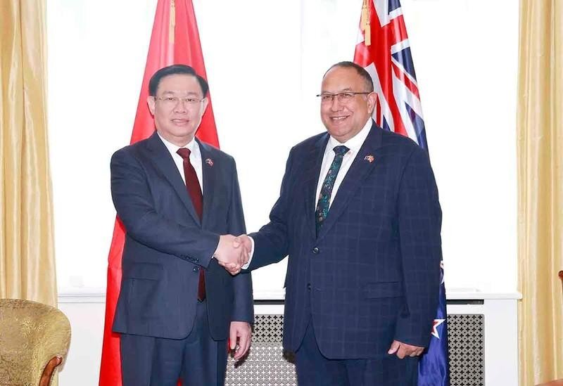 国会主席王廷惠和新西兰议长阿德里安·鲁拉斐。
