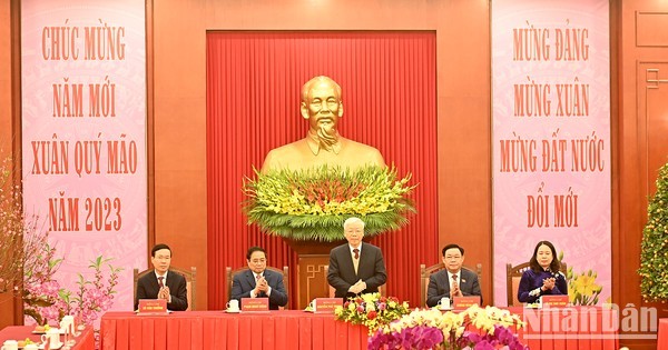越共中央总书记阮富仲和党、国家领导出席拜年活动。（登科 摄）