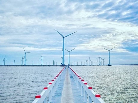 来薄辽省观赏独具魅力的海上风力发电场厂