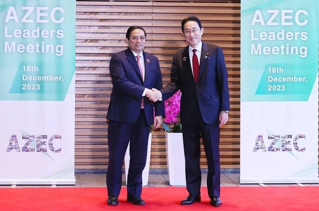 越南政府总理范明正同日本首相岸田文雄出席亚洲零排放共同体(AZEC)首次峰会。