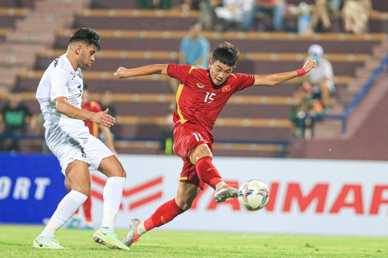 越南U20球队与巴勒斯坦U20球队0比0握手言和。