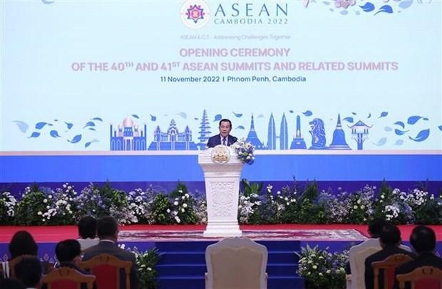 柬埔寨首相洪森在开幕式上发表讲话。（图片来源：越通社）