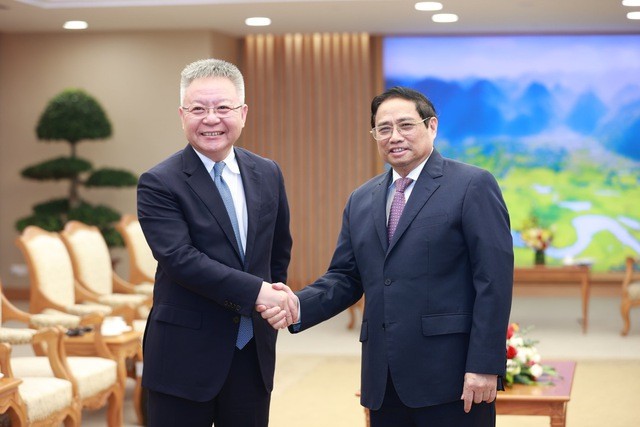 越南政府总理范明正会见中共海南省委书记。