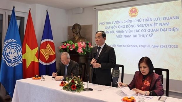 越南政府副总理陈流光会见旅居瑞士越南人社群代表。（图片来源：越通社）