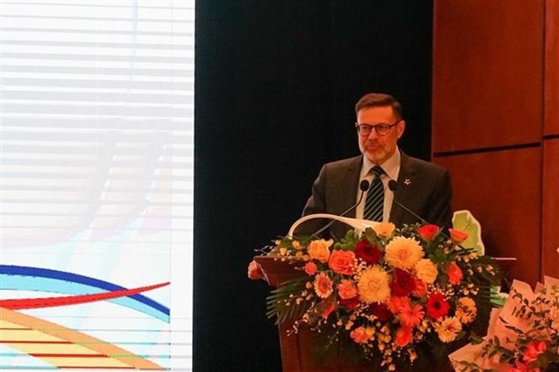 澳大利亚驻越南大使安德鲁·戈莱辛斯基在活动上致辞。（图片来源：越通社）