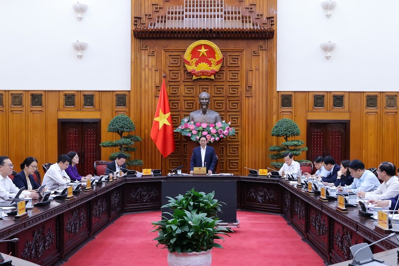 范明正总理主持召开政府常务会议。（图片来源：VGP）