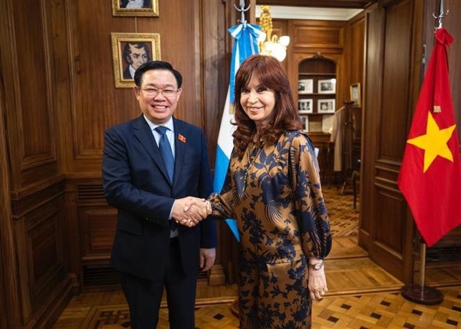 国会主席王廷惠会见阿根廷副总统兼参议院议长克里斯蒂娜。（图片来源：越通社）