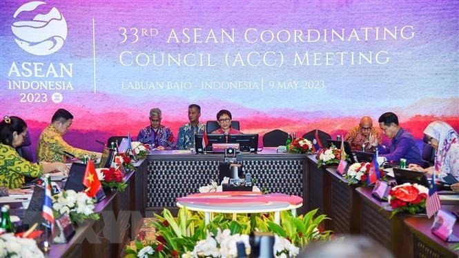 印度尼西亚外交部部长蕾特诺在会上发表讲话。（图片来源：越通社）