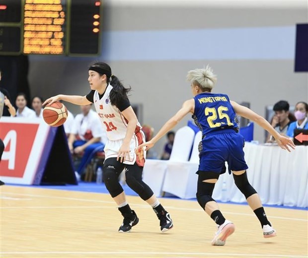 越南女子五人制篮球队以75-72的成绩战胜泰国队。（图片来源：越通社）