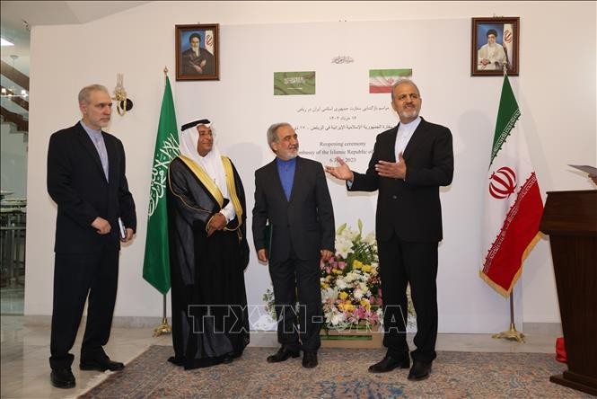  伊朗副外长阿里雷扎·比克德里6月6日在伊朗驻沙特阿拉伯大使馆开馆仪式上发表讲话。（图片来源：越通社）