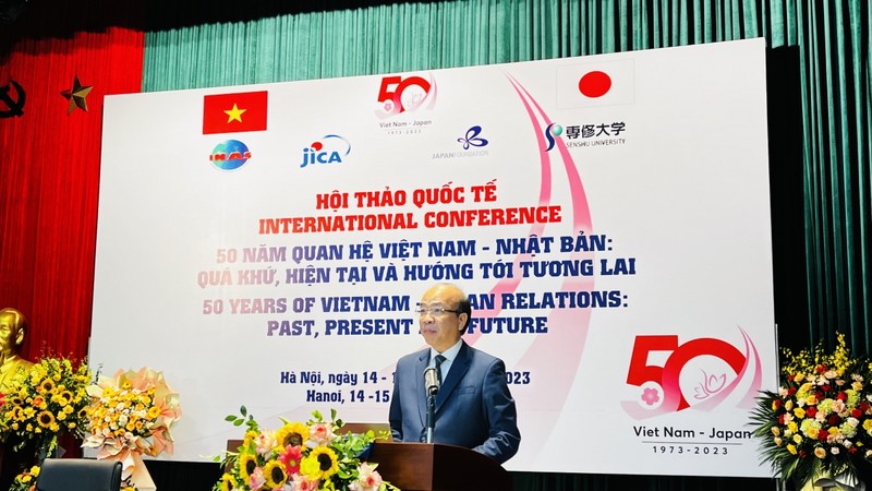 越南社科翰林院院长潘志孝致开幕辞。（图片来源：越南之声）
