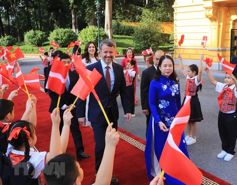 应越南国家副主席武氏英春邀请，继任王储弗雷德里克和丹麦王储妃于2022年10月31日至11月3日对越南进行正式访问。