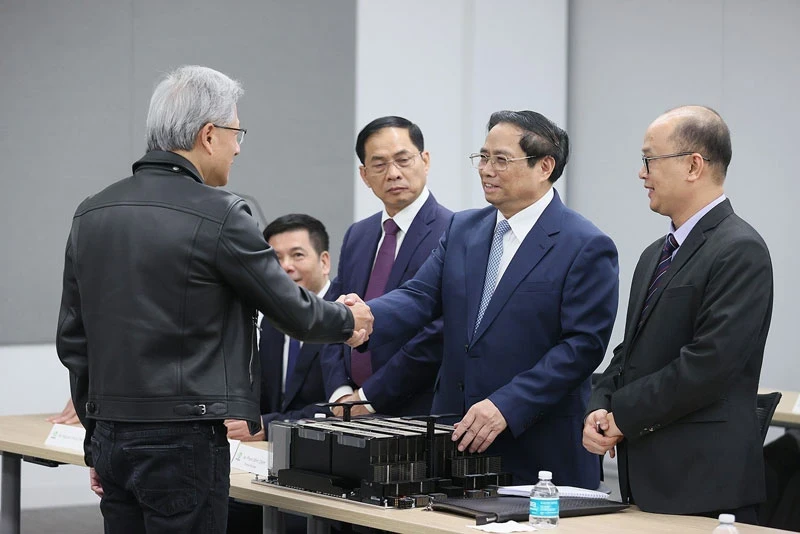 范明正总理造访英伟达半导体芯片制造公司。（杨江 摄）