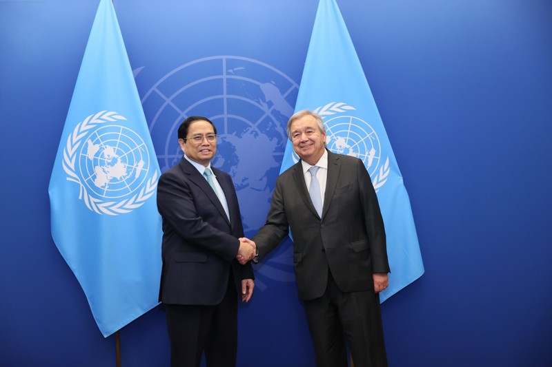 越南政府总理范明正会见联合国秘书长安东尼奥•古特雷斯。（图片来源：VGP）