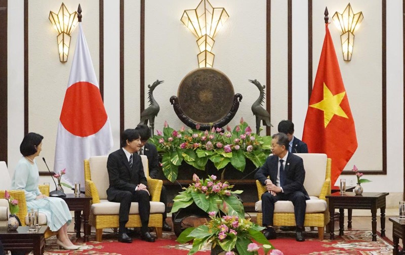 岘港市领导会见日本皇嗣秋筱宫文仁亲王和秋筱宫妃纪子。
