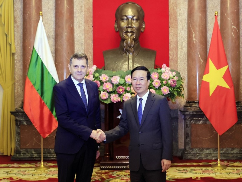 武文赏主席与保加利亚大使帕夫林·托多罗夫。（图片来源：越南之声）