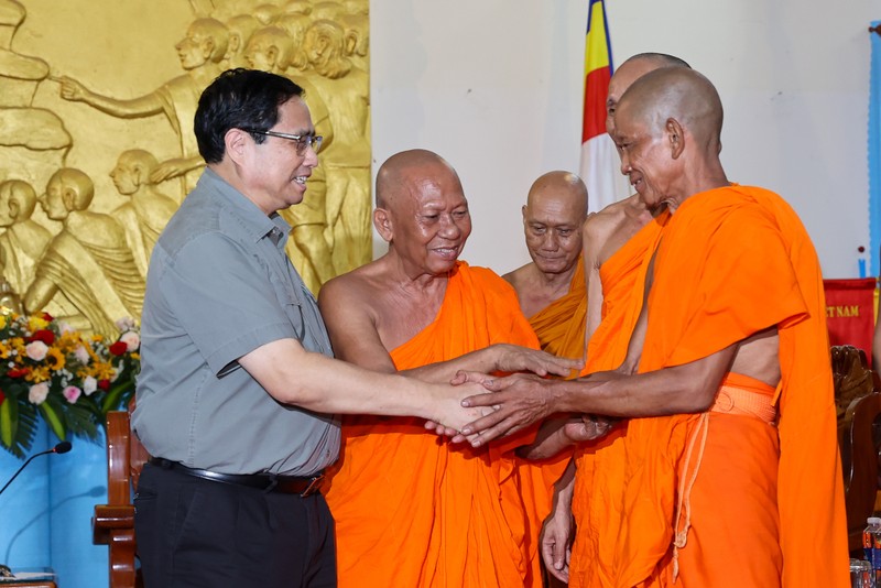 越南政府总理范明正向高棉族同胞致以2023年盲人节祝福。（图片来源：VGP）