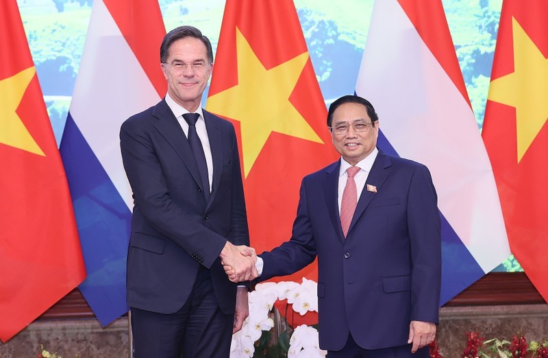 荷兰首相马克·吕特与越南政府总理范明正。（图片来源：越通社）