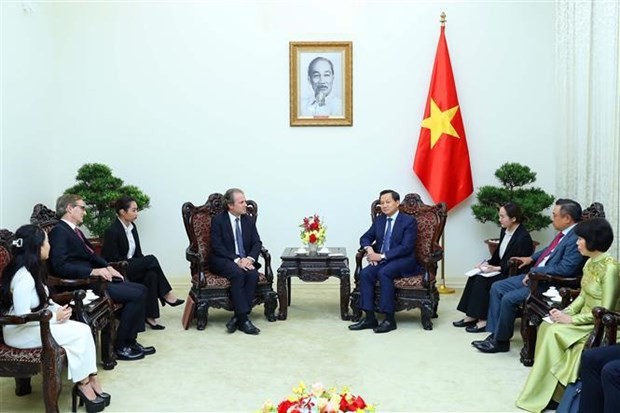 越南政府副总理黎明慨会见美国Rosen Partner LLC集团首席执行官丹尼尔·罗森。