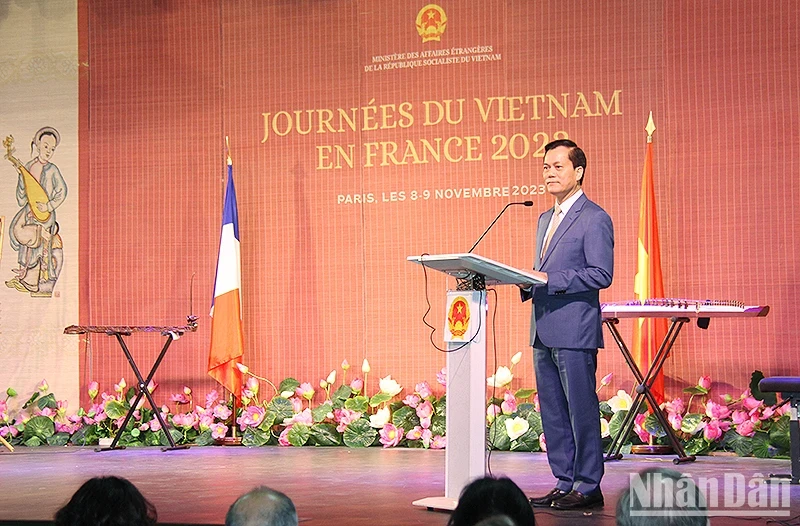 越南外交部副部长何金玉在开幕式上发言。