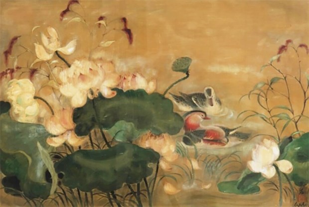 《鸳鸯戏莲》 的丝绸画作。