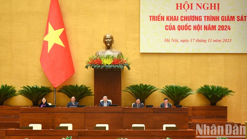 越南国会主席王廷惠主持召开2024年国会专题监督计划实施工作会议。