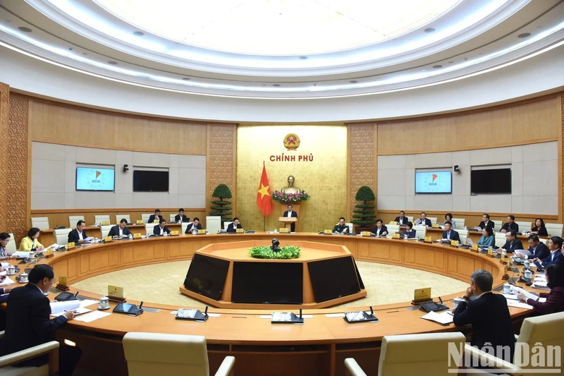 越南政府总理范明正主持2023年11月政府立法工作专题会议。