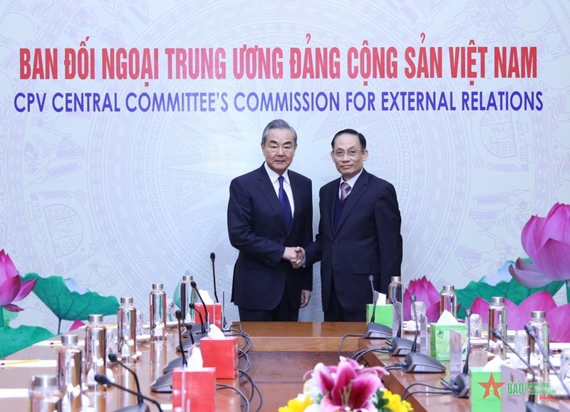 越共中央对外部部长黎怀忠会见中国外交部长王毅。