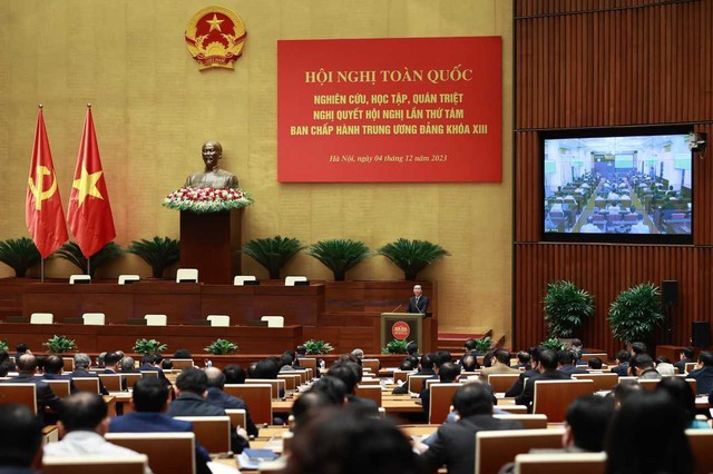 越南全国学习贯彻越共十三届八中全会决议会议。