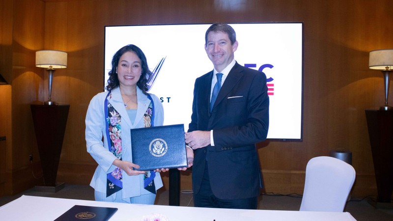 美国国际发展财政集团签署为Vinfast提供5亿美元贷款的意向书。