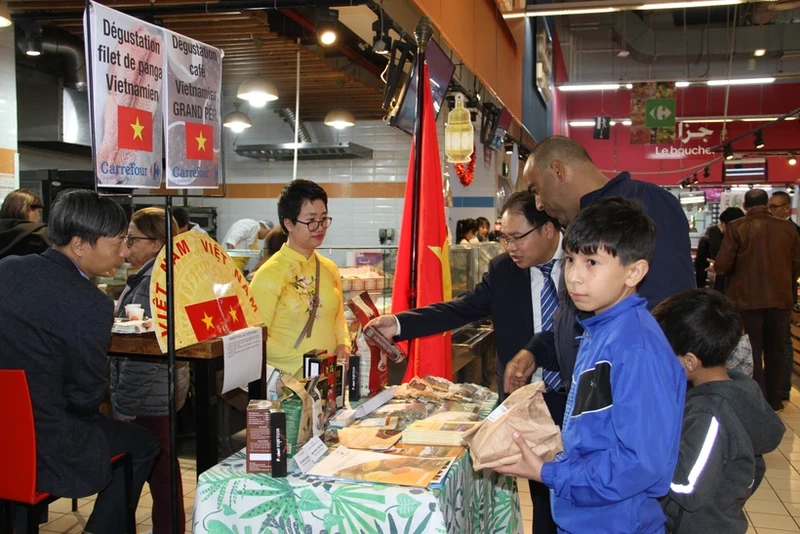 阿尔及利亚消费者对越南产品的味道和质量给予好评。（图片来源：越通社）
