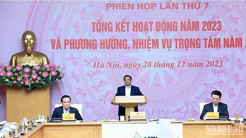 越南政府总理、国家数字化转型委员会主席范明正出席会议。