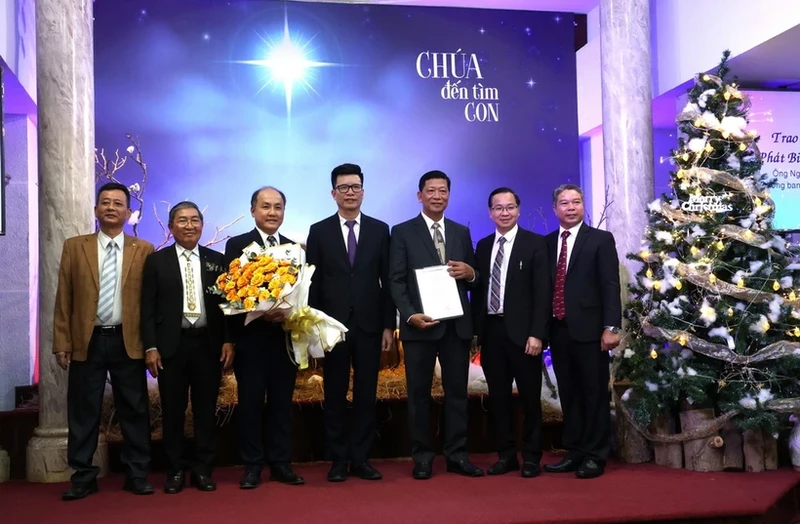 越南浸信会神学院成立获批决定书颁发仪式。（图片来源：越通社）