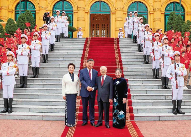 越共中央总书记阮富仲主持仪式 ，欢迎中共中央总书记、中国国家主席习近平访越。