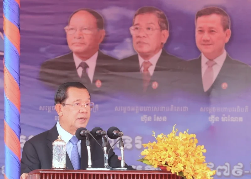 柬埔寨人民党主席洪森在1·7胜利日45周年庆典上发言。（图片来源：越通社）