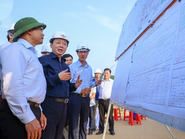 政府副总理陈红河：推进高度公路、输电线路等项目如期完成