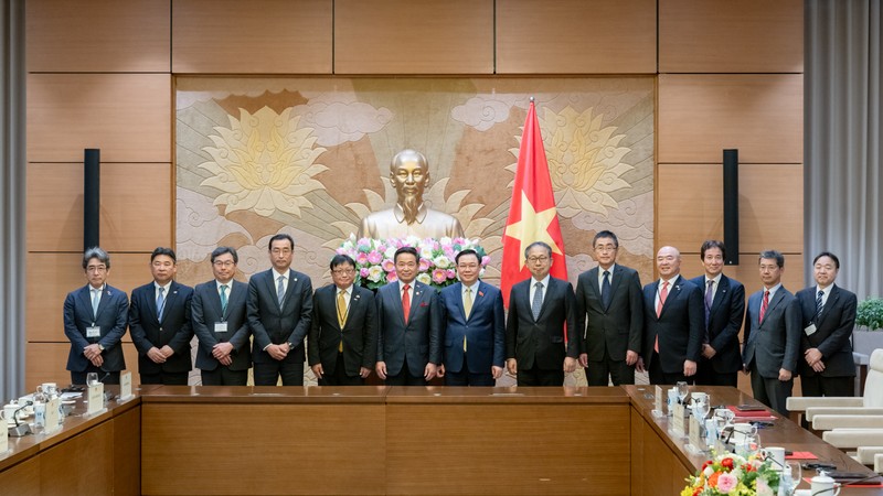 越南国会主席王廷惠会见日本经济团体联合会代表团。（图片来源：quochoi.vn）