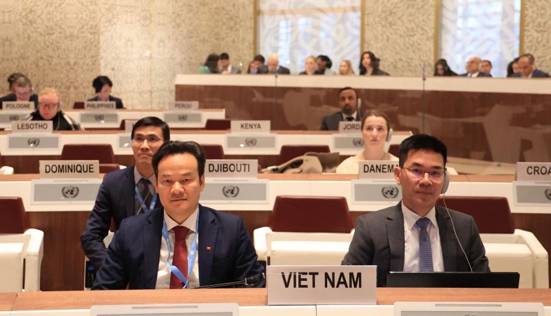 越南常驻联合国代表团团长、特命全权大使梅潘勇出席会议。（图片来源：越通社）