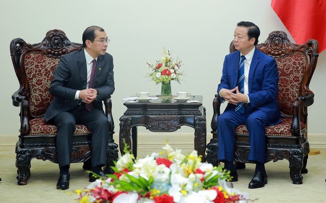 越南政府副总理陈红河会见中国能建国际集团总经理乔旭斌。（图片来源：baochinhphu.vn)