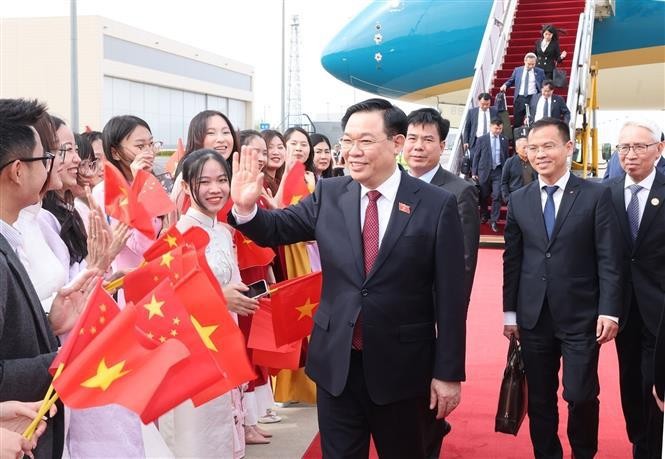 越南国会主席王廷惠抵达北京 开始访华之行。（图片来源：越通社）