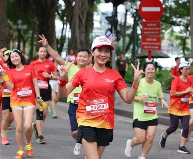 数千人参加“致力于无毒品社区”跑步比赛。