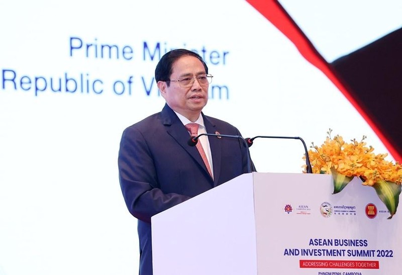 范明正总理在2022年东盟商务与投资峰会上发表重要讲话。（图片来源：越通社）