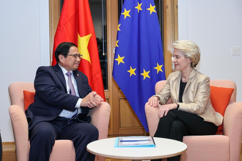 范明正总理与欧洲委员会主席乌尔苏拉·冯德莱恩。（图片来源：VGP）