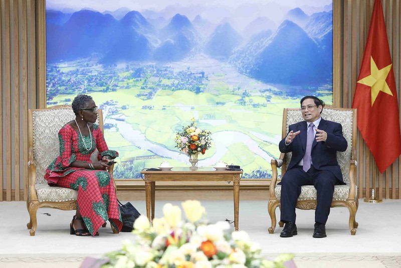 越南政府总理范明正会见国际货币基金组织副总裁安托瓦内特•萨耶。（图片来源：VGP）