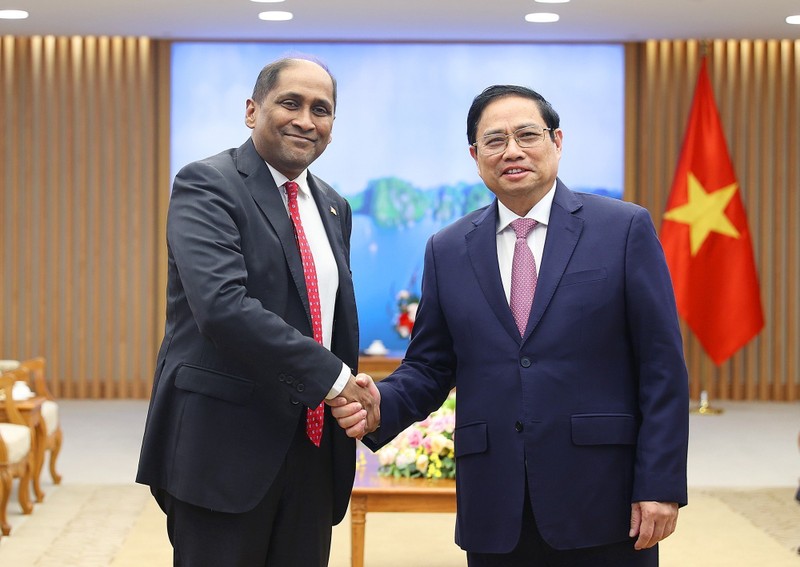 范明正总理会见新加坡驻越南大使贾亚·拉特南。（图片来源：越通社）