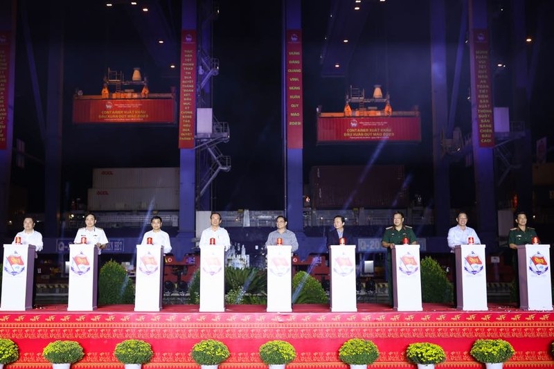 范明正总理出席新港-吉莱港年初首批发货仪式。